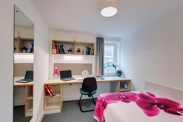 1 bed flat, Regent Street, City Centre, Plymouth, PL48BA - Image 1